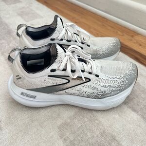 Brooks Womens Glycerin Stealthfit 21 Running shoe